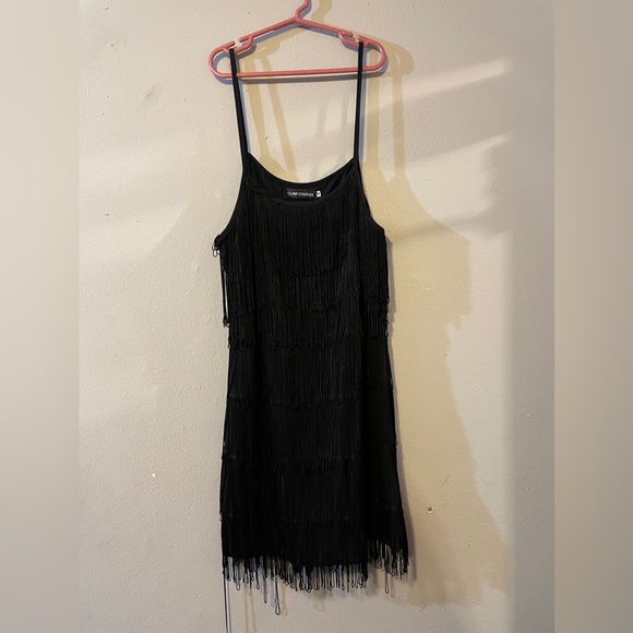 Black thigh length flapper dress. Great condition, worn once!! - Picture 2 of 2